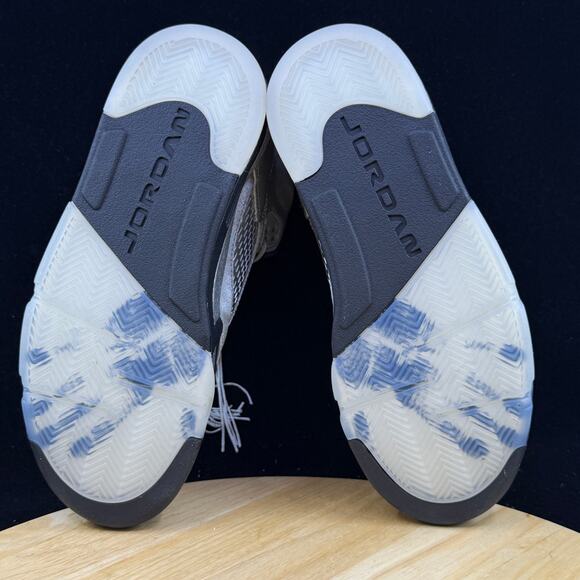 Air Jordan 5 Retro Wings Womens Grey Shoes Sz 7.5 New Sneaker IO2038-001 - Picture 9 of 10